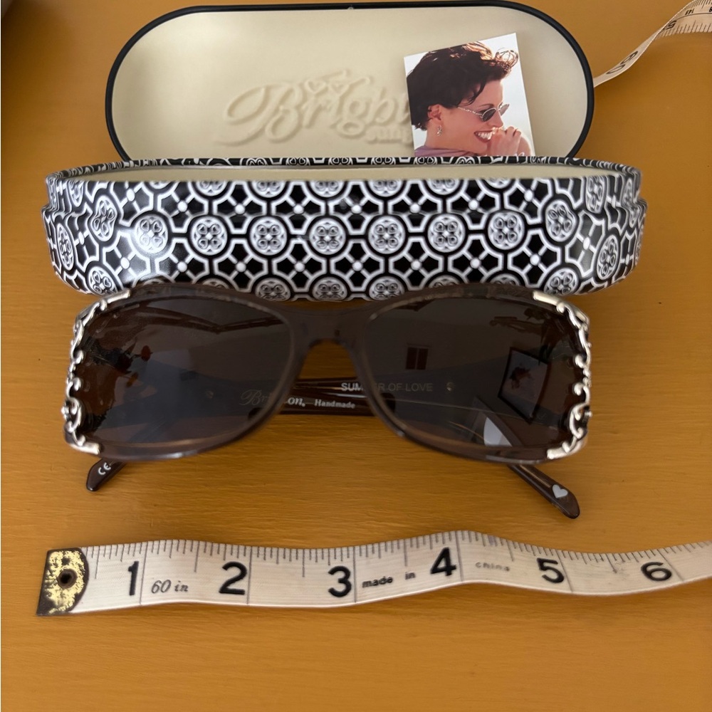 BRIGHTON   SUNGLASSES 
AUTHENTIC 
GREAT CONDITION 
NO SCRATCHES 
CASE